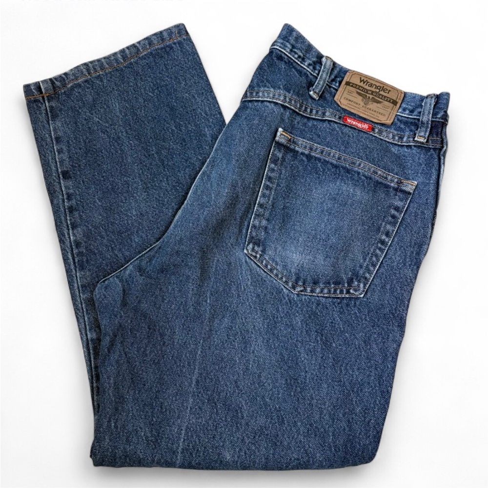 Wrangler Men's Classic Medium Wash Jeans - Size 38x30